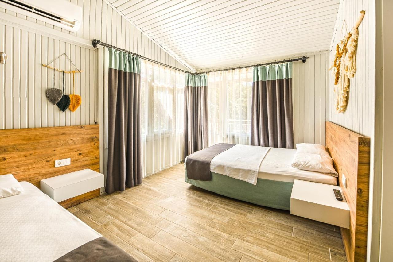 Leda Hotel 3*