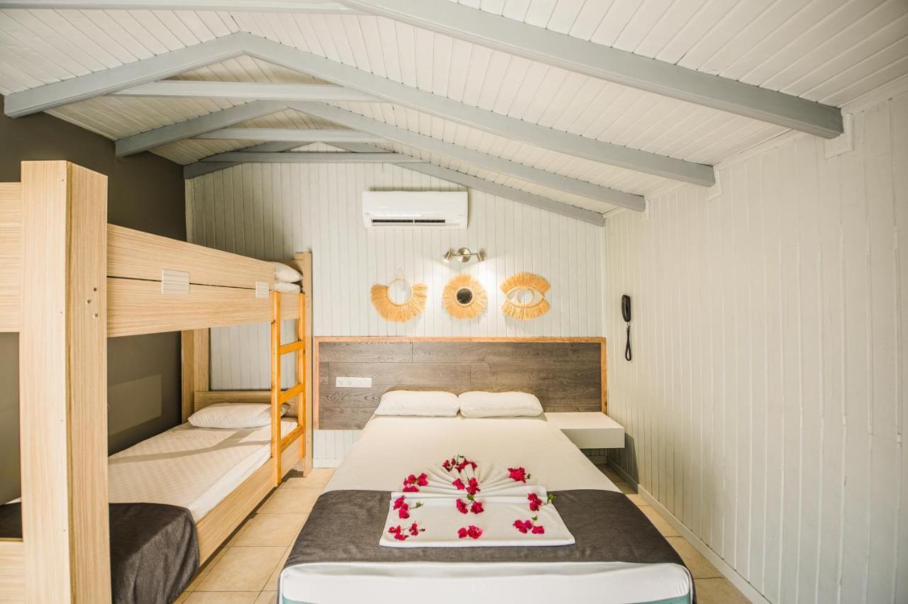 Hotel Leda Side