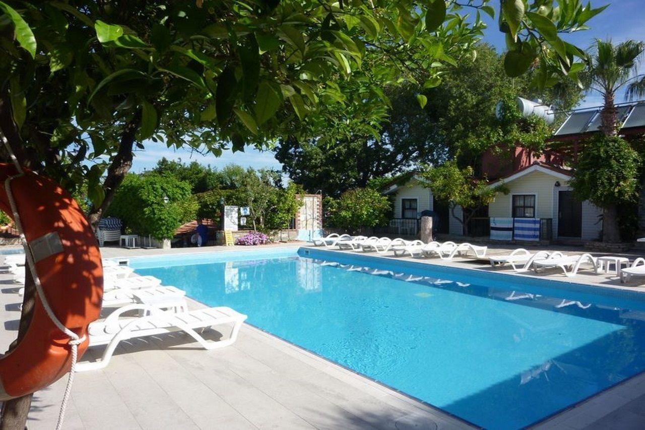 Hotel Leda
