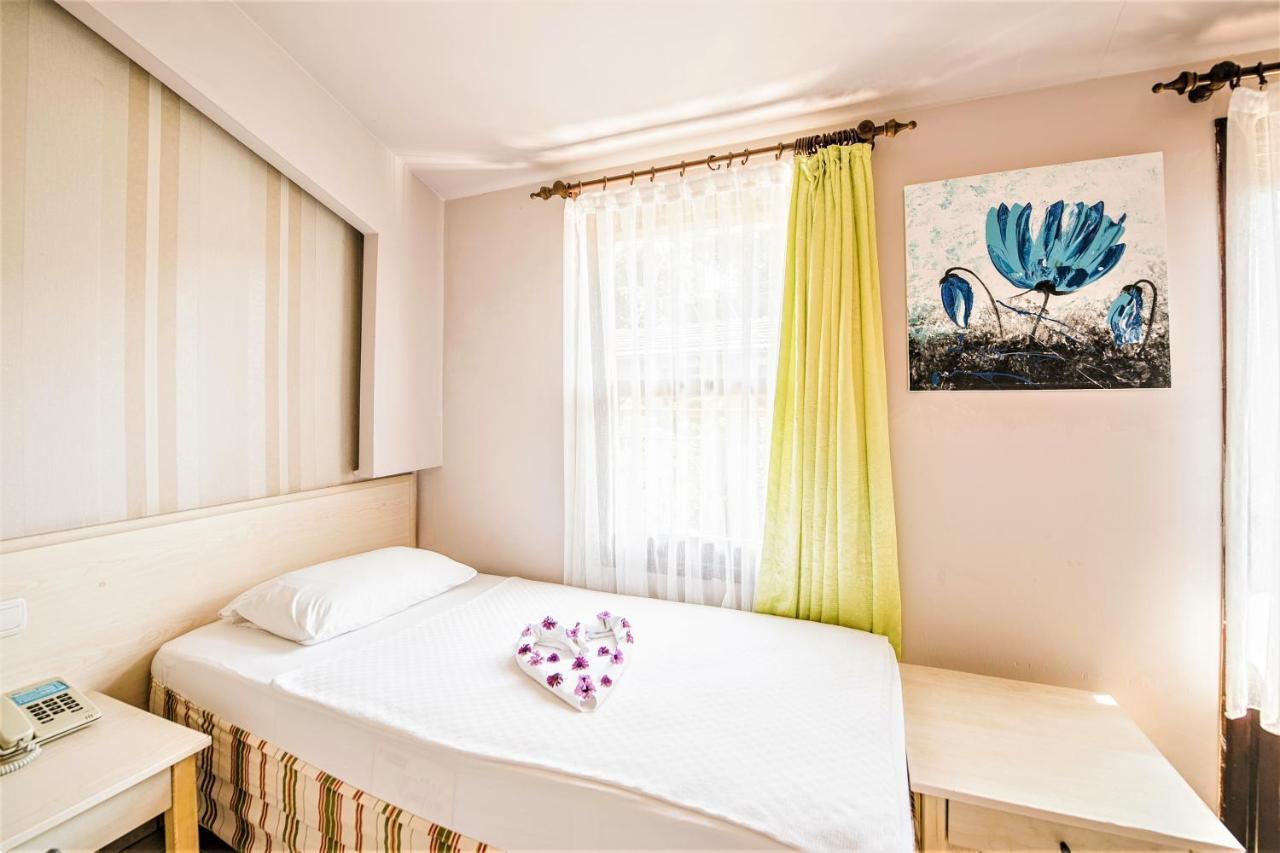 Hotel Leda