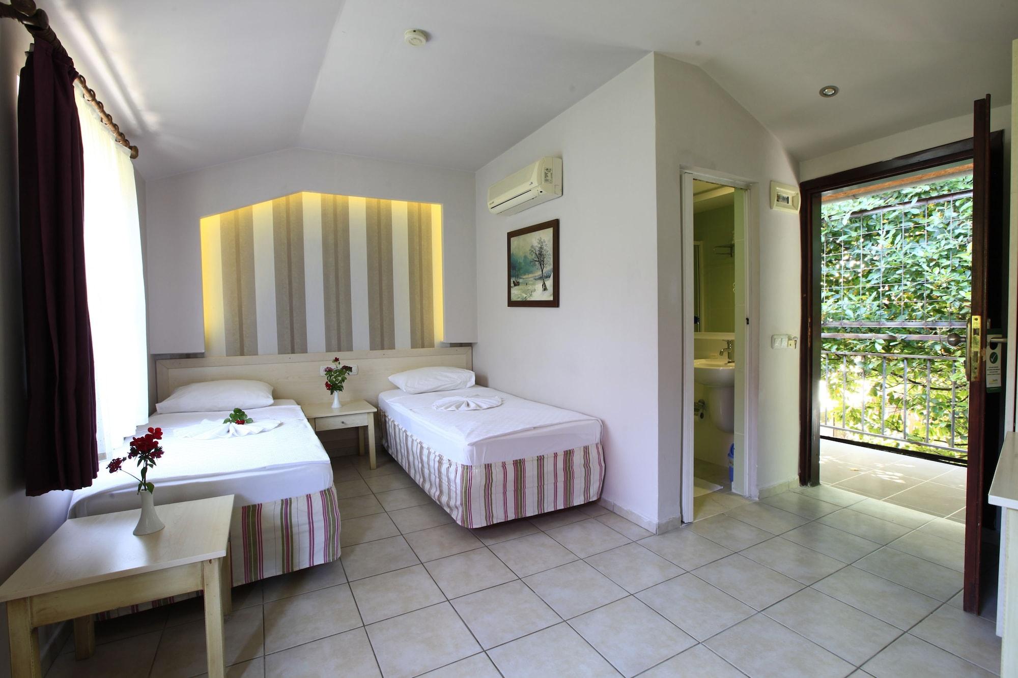 Leda Hotel 3*
